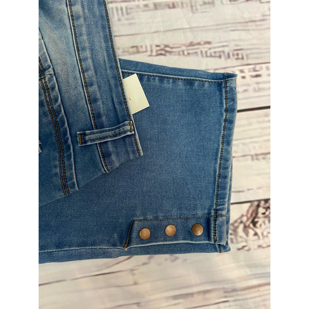 Sandpiper Mid Rise Capri Womens 22 Super Stretch Snap Hem Medium Wash Pocket NWT - Picture 5 of 14